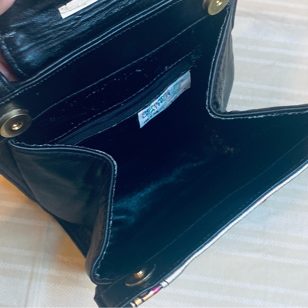 Elegant Multicolor Crossbody Bag - Picture 3 of 7